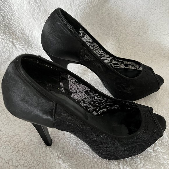 Aldo high heel open toe stilettos 4.5" Lace details - Picture 3 of 6